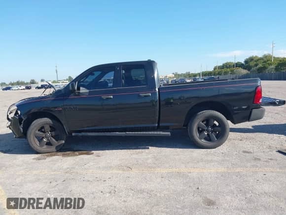2018 Ram 1500 Express z VIN 1C6RR7FTXJS286833, wystawiony jako IAAI lot #41902890 z przebiegiem 29 560 mil mil oraz . Historia ofert i sprzedaży dostępna na DreamBid. Obrazek 15.