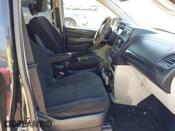 2016 Dodge Grand Caravan SE Plus with VIN 2C4RDGBG4GR131544, listed as a IAAI auction lot 43218815 with 177,285 mi miles and . Bid and sale history available at DreamBid. Image 5.