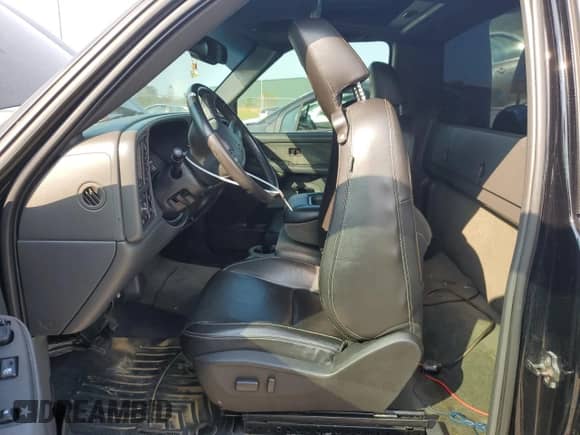 2003 Chevrolet Silverado 1500 LS z VIN 1GCEK14T83Z290336, wystawiony jako Copart lot #75408964 z przebiegiem 149 730 mil mil oraz Szkoda całkowita • Salvage title. Historia ofert i sprzedaży dostępna na DreamBid. Obrazek 7.