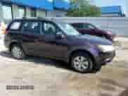 2013 Subaru Forester X z VIN JF2SHAAC7DG406193, wystawiony jako Copart lot #62078285 z przebiegiem 182 547 mil mil oraz Czysty tytuł • Clean title. Historia ofert i sprzedaży dostępna na DreamBid. Obrazek 14.
