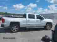 2015 Chevrolet Silverado 2500HD LTZ z VIN 1GC1CWEG9FF126514, wystawiony jako IAAI lot #41897687 z przebiegiem 207 231 mil mil oraz . Historia ofert i sprzedaży dostępna na DreamBid. Obrazek 13.