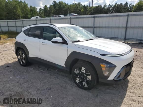 2024 Hyundai Kona SEL с VIN KM8HB3AB9RU085971, выставлен на аукционе Copart как лот 71199135 с пробегом 13 813 миль миль и Списание • Salvage title. История ставок и продаж доступна на DreamBid. Изображение 4.