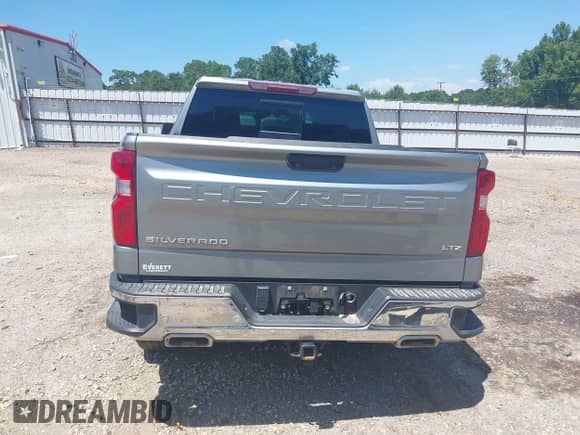 2024 Chevrolet Silverado 1500 LTZ with VIN 2GCUDGED5R1176330, listed as a IAAI auction lot 42846082 with 41,003 mi miles and . Bid and sale history available at DreamBid. Image 16.