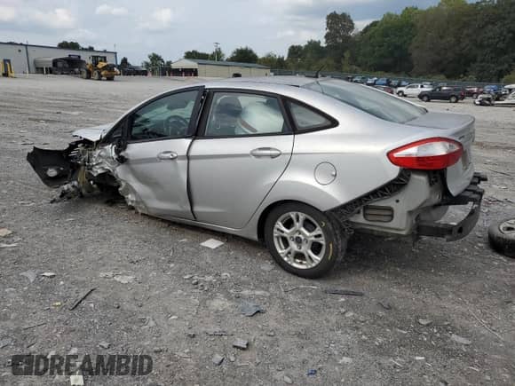 2015 Ford Fiesta SE with VIN 3FADP4BJ3FM204541, listed as a Copart auction lot 82056105 with 160,017 mi miles and Clean title. Bid and sale history available at DreamBid. Image 2.