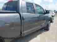 2012 Toyota Tundra с VIN 5TFUM5F18CX029289, выставлен на аукционе IAAI как лот 42583440 с пробегом Не указан миль и . История ставок и продаж доступна на DreamBid. Изображение 18.