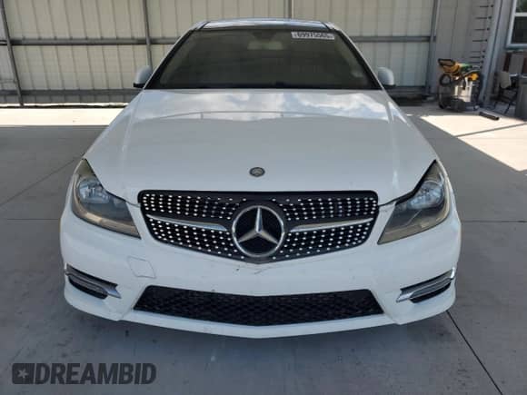 2014 Mercedes-Benz C 250 z VIN WDDGJ4HB6EG260979, wystawiony jako Copart lot #69975565 z przebiegiem 180 827 mil mil oraz Szkoda całkowita • Salvage title. Historia ofert i sprzedaży dostępna na DreamBid. Obrazek 5.