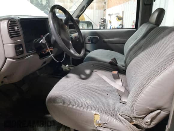 1998 Chevrolet Silverado 2500 с VIN 1GCGK29R2WE123218, выставлен на аукционе Copart как лот 45035105 с пробегом 190 034 миль миль и Списание • Salvage title. История ставок и продаж доступна на DreamBid. Изображение 7.