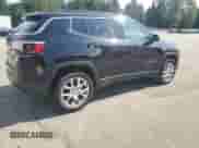 2023 Jeep Compass Latitude Lux z VIN 3C4NJDFN1PT519505, wystawiony jako Copart lot #61608545 z przebiegiem 43 581 mil mil oraz Szkoda całkowita • Salvage title. Historia ofert i sprzedaży dostępna na DreamBid. Obrazek 3.