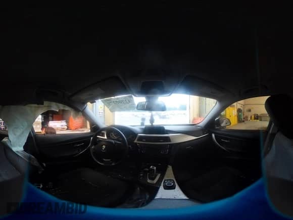 2018 BMW 3 Series 320i z VIN WBA8E1G58JNU92628, wystawiony jako IAAI lot #42905270 z przebiegiem Nie podano mil oraz . Historia ofert i sprzedaży dostępna na DreamBid. Obrazek 18.