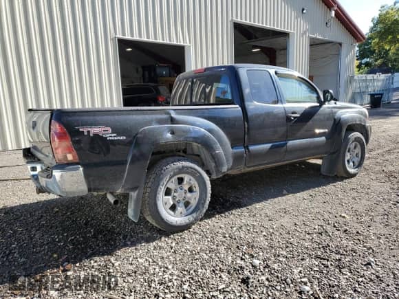 2006 Toyota Tacoma с VIN 5TEUU42N06Z242947, выставлен на аукционе Copart как лот 81243935 с пробегом 72 666 миль миль и Списание • Salvage title. История ставок и продаж доступна на DreamBid. Изображение 3.