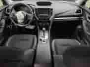 2024 Subaru Forester Premium z VIN JF2SKADC6RH450832, wystawiony jako Copart lot #70182785 z przebiegiem 9 410 mil mil oraz Szkoda całkowita • Salvage title. Historia ofert i sprzedaży dostępna na DreamBid. Obrazek 8.