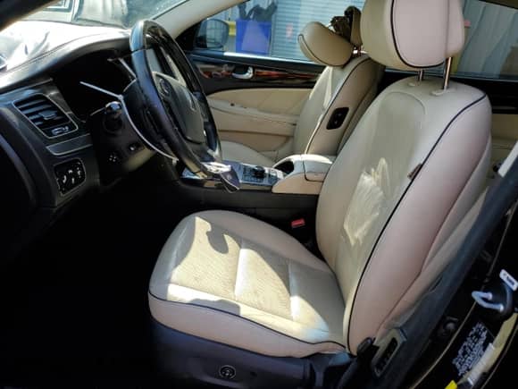 2015 Hyundai Equus Ultimate с VIN KMHGH4JH4FU099857, выставлен на аукционе Copart как лот 72988914 с пробегом 74 311 миль миль и Списание • Salvage title. История ставок и продаж доступна на DreamBid. Изображение 7.