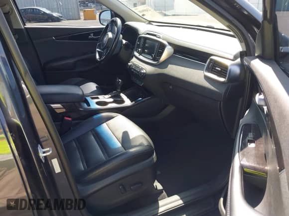 2018 Kia Sorento EX z VIN 5XYPHDA57JG369135, wystawiony jako IAAI lot #42489600 z przebiegiem 88 569 mil mil oraz . Historia ofert i sprzedaży dostępna na DreamBid. Obrazek 5.