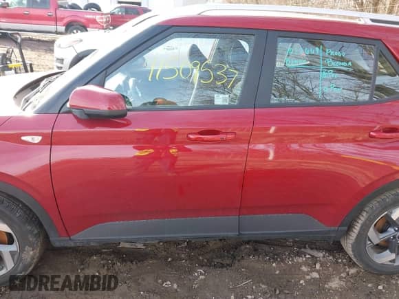 2024 Hyundai Venue Limited z VIN KMHRC8A39RU334017, wystawiony jako IAAI lot #41509537 z przebiegiem 6 510 mil mil oraz . Historia ofert i sprzedaży dostępna na DreamBid. Obrazek 14.