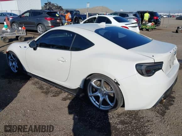 2016 Scion FR-S z VIN JF1ZNAA10G8704108, wystawiony jako IAAI lot #43250438 z przebiegiem 90 101 mil mil oraz . Historia ofert i sprzedaży dostępna na DreamBid. Obrazek 3.