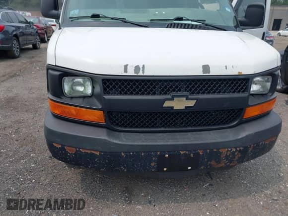 2011 Chevrolet Express Cargo with VIN 1GCWGFCA8B1135785, listed as a IAAI auction lot 42904485 with 193,162 mi miles and . Bid and sale history available at DreamBid. Image 6.