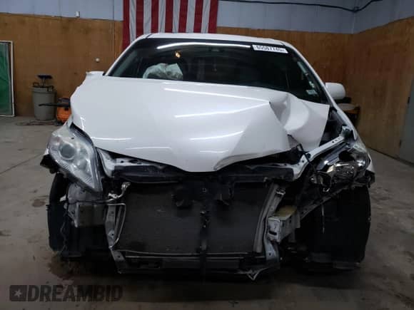 2019 Toyota Sienna XLE Auto Access Seat with VIN 5TDYZ3DC8KS018258, listed as a Copart auction lot 65587745 with 104,557 mi miles and Salvage title. Bid and sale history available at DreamBid. Image 5.