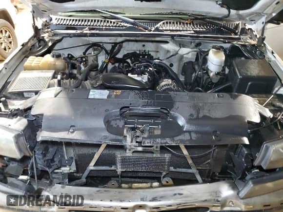 2004 Chevrolet Silverado 2500HD LS z VIN 1GCHC23U34F158131, wystawiony jako Copart lot #41498125 z przebiegiem Nie podano mil oraz Szkoda całkowita • Salvage title. Historia ofert i sprzedaży dostępna na DreamBid. Obrazek 11.
