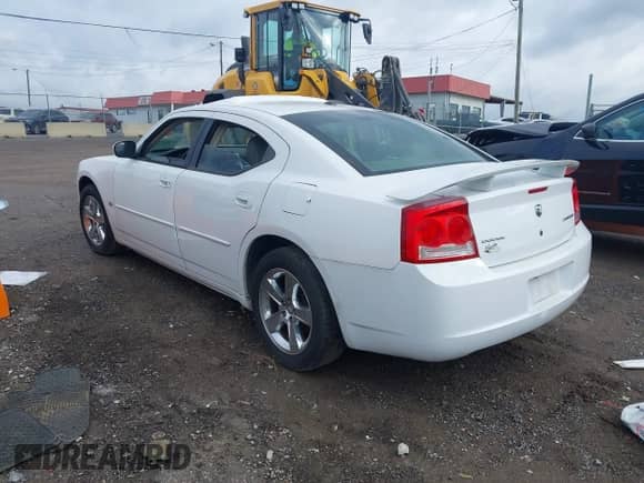 2010 Dodge Charger Rallye z VIN 2B3CA9CV8AH292713, wystawiony jako IAAI lot #43587976 z przebiegiem 179 548 mil mil oraz . Historia ofert i sprzedaży dostępna na DreamBid. Obrazek 3.
