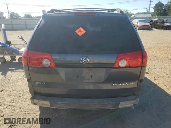 2007 Toyota Sienna LE z VIN 5TDZK23C87S061154, wystawiony jako Copart lot #82383165 z przebiegiem Nie podano mil oraz Szkoda całkowita • Salvage title. Historia ofert i sprzedaży dostępna na DreamBid. Obrazek 6.