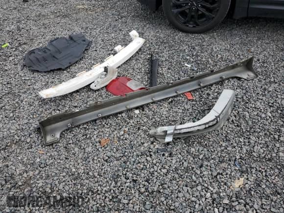 2004 Toyota Corolla CE с VIN 1NXBR32E64Z280381, выставлен на аукционе Copart как лот 66693145 с пробегом Не указан миль и На запчасти • Non repairable. История ставок и продаж доступна на DreamBid. Изображение 12.