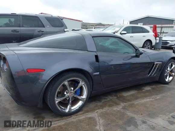 2013 Chevrolet Corvette Grand Sport 3LT with VIN 1G1YW2DW0D5100841, listed as a IAAI auction lot 41401339 with 137,995 mi miles and . Bid and sale history available at DreamBid. Image 14.