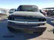 2001 Chevrolet Silverado 1500HD LS z VIN 1GCGC13U11F200328, wystawiony jako Copart lot #79548524 z przebiegiem 225 971 mil mil oraz Szkoda całkowita • Salvage title. Historia ofert i sprzedaży dostępna na DreamBid. Obrazek 5.