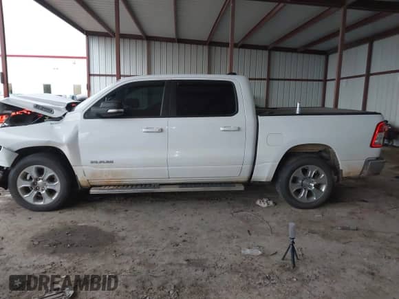 2021 Ram 1500 Lone Star z VIN 1C6RREFT1MN646966, wystawiony jako IAAI lot #42152069 z przebiegiem 48 645 mil mil oraz . Historia ofert i sprzedaży dostępna na DreamBid. Obrazek 14.