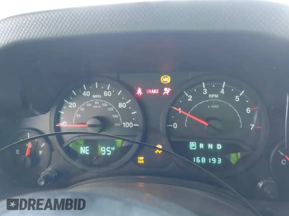 2007 Jeep Wrangler Unlimited X с VIN 1J4GA39187L129731, выставлен на аукционе IAAI как лот 43156120 с пробегом 168 193 миль миль и . История ставок и продаж доступна на DreamBid. Изображение 7.