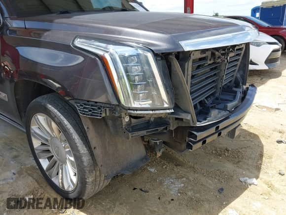 2016 Cadillac Escalade ESV Platinum с VIN 1GYS4KKJ8GR294939, выставлен на аукционе IAAI как лот 42754303 с пробегом 149 270 миль миль и . История ставок и продаж доступна на DreamBid. Изображение 18.