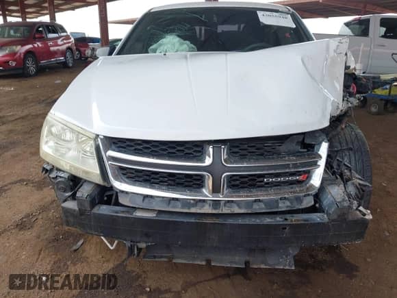2013 Dodge Avenger SE z VIN 1C3CDZAB7DN535555, wystawiony jako IAAI lot #43055940 z przebiegiem Nie podano mil oraz . Historia ofert i sprzedaży dostępna na DreamBid. Obrazek 6.