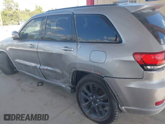 2017 Jeep Grand Cherokee Laredo с VIN 1C4RJEAG3HC826915, выставлен на аукционе IAAI как лот 40975393 с пробегом 139 236 миль миль и . История ставок и продаж доступна на DreamBid. Изображение 17.