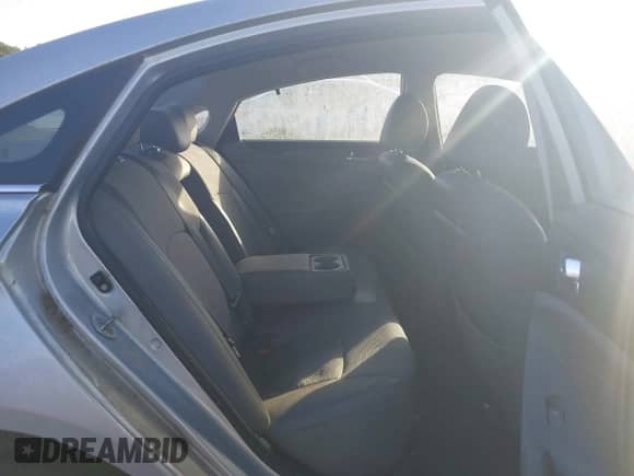 2011 Hyundai Sonata SE z VIN 5NPEC4AC8BH021973, wystawiony jako IAAI lot #43393184 z przebiegiem 74 105 mil mil oraz . Historia ofert i sprzedaży dostępna na DreamBid. Obrazek 8.