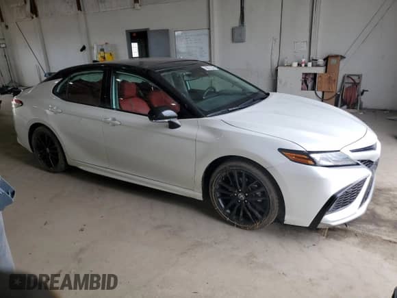 2022 Toyota Camry XSE with VIN 4T1K61BK5NU070245, listed as a Copart auction lot 67200495 with 29,157 mi miles and Clean title. Bid and sale history available at DreamBid. Image 4.