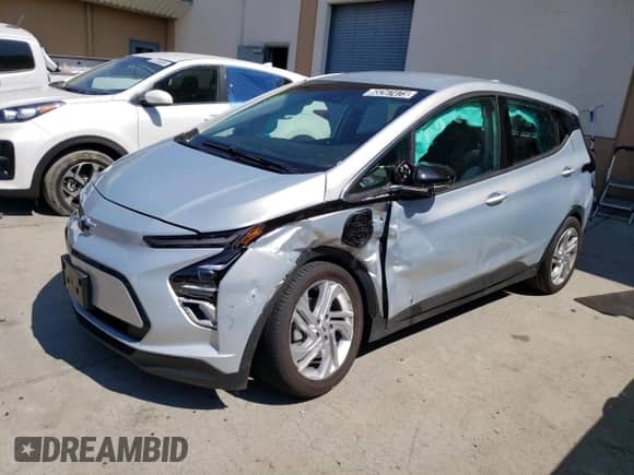 2023 Chevrolet Bolt EV 1LT z VIN 1G1FW6S03P4141195, wystawiony jako Copart lot #65267473 z przebiegiem 10 022 mil mil oraz . Historia ofert i sprzedaży dostępna na DreamBid. Obrazek 1.