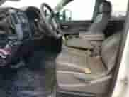 2015 Chevrolet Silverado 2500HD Work Truck z VIN 1GC1CUEG1FF636411, wystawiony jako Copart lot #63371555 z przebiegiem 68 441 mil mil oraz Szkoda całkowita • Salvage title. Historia ofert i sprzedaży dostępna na DreamBid. Obrazek 7.