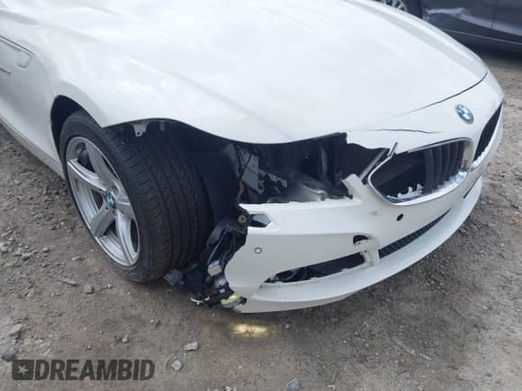 2013 BMW Z4 sDrive28i with VIN WBALL5C5XDJ104436, listed as a IAAI auction lot 41742648 with 112,309 mi miles and . Bid and sale history available at DreamBid. Image 6.