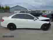 2010 Mercedes-Benz C 300 Sport z VIN WDDGF8BB6AR089165, wystawiony jako IAAI lot #43462906 z przebiegiem 128 332 mil mil oraz . Historia ofert i sprzedaży dostępna na DreamBid. Obrazek 14.