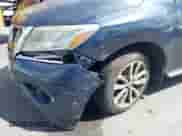 2015 Nissan Pathfinder S z VIN 5N1AR2MN0FC668444, wystawiony jako IAAI lot #43336956 z przebiegiem 99 086 mil mil oraz . Historia ofert i sprzedaży dostępna na DreamBid. Obrazek 6.