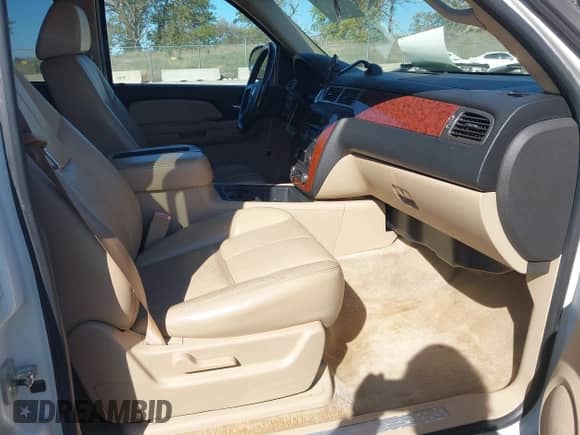 2007 Chevrolet Avalanche 3LT с VIN 3GNFK12317G132523, выставлен на аукционе IAAI как лот 43404331 с пробегом Не указан миль и . История ставок и продаж доступна на DreamBid. Изображение 5.