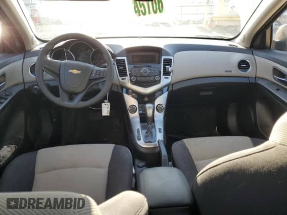 2015 Chevrolet Cruze LS с VIN 1G1PA5SH5F7223347, выставлен на аукционе Copart как лот 52322484 с пробегом 43 562 миль миль и Списание • Salvage title. История ставок и продаж доступна на DreamBid. Изображение 8.