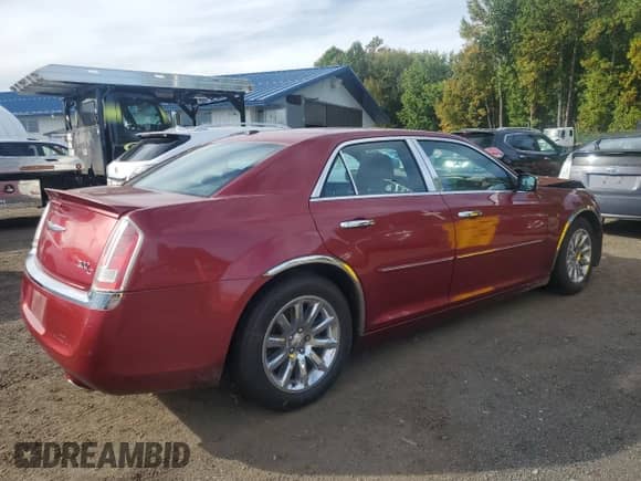 2011 Chrysler 300 C с VIN 2C3CA6CT0BH528501, выставлен на аукционе Copart как лот 84598305 с пробегом 132 067 миль миль и Списание • Salvage title. История ставок и продаж доступна на DreamBid. Изображение 3.