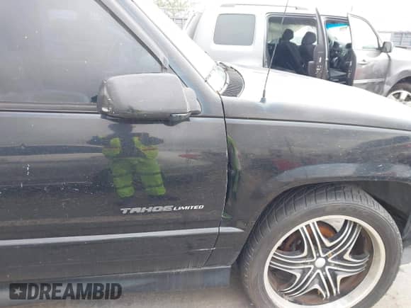 2000 Chevrolet Tahoe Limited с VIN 1GNEC13R7YR151624, выставлен на аукционе IAAI как лот 41785878 с пробегом 227 576 миль миль и . История ставок и продаж доступна на DreamBid. Изображение 6.