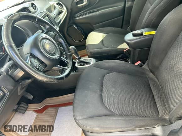 2018 Jeep Renegade Latitude с VIN ZACCJABB6JPG65463, выставлен на аукционе Copart как лот 87422565 с пробегом 148 648 миль миль и Чистый • Clean title. История ставок и продаж доступна на DreamBid. Изображение 14.