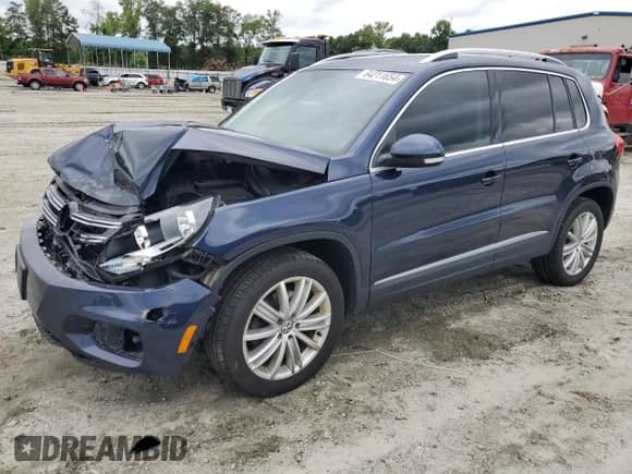 2017 Volkswagen Tiguan с VIN WVGMV7AX6HK002838, выставлен на аукционе Copart как лот 64211654 с пробегом 85 386 миль миль и Списание • Salvage title. История ставок и продаж доступна на DreamBid. Изображение 1.