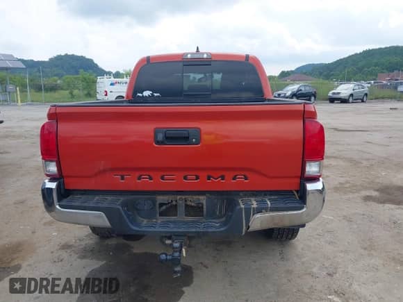 2017 Toyota Tacoma SR5 with VIN 3TMCZ5AN3HM115839, listed as a IAAI auction lot 42834889 with 100,600 mi miles and . Bid and sale history available at DreamBid. Image 17.