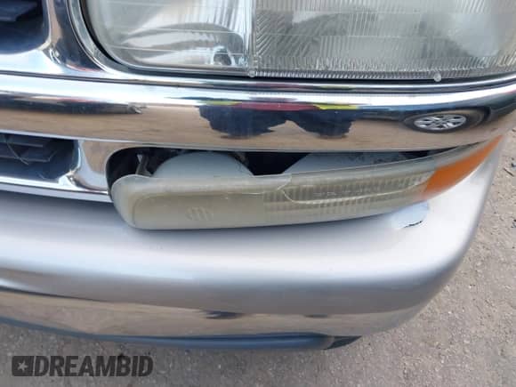 2005 Chevrolet Suburban LS с VIN 3GNEC16Z85G157682, выставлен на аукционе IAAI как лот 41508025 с пробегом 257 001 миль миль и . История ставок и продаж доступна на DreamBid. Изображение 14.