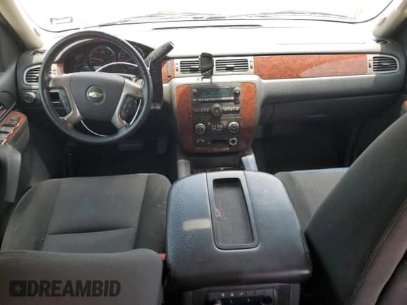 2012 Chevrolet Tahoe LS z VIN 1GNSCAE01CR227459, wystawiony jako Copart lot #56353955 z przebiegiem 201 836 mil mil oraz Szkoda całkowita • Salvage title. Historia ofert i sprzedaży dostępna na DreamBid. Obrazek 8.