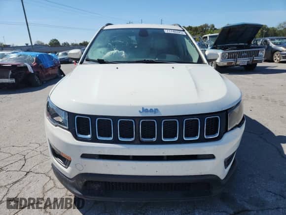 2018 Jeep Compass Latitude with VIN 3C4NJDBB8JT175352, listed as a Copart auction lot 71740325 with 65,612 mi miles and Salvage title. Bid and sale history available at DreamBid. Image 5.