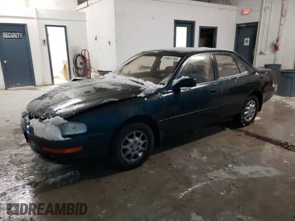 1993 Toyota Camry с VIN 4T1SK13E6PU264838, выставлен на аукционе Copart как лот 41651745 с пробегом 89 537 миль миль и Списание • Salvage title. История ставок и продаж доступна на DreamBid. Изображение 1.